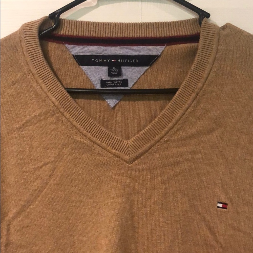Tommy Hilfiger Men’s Tan V-Neck Sweater